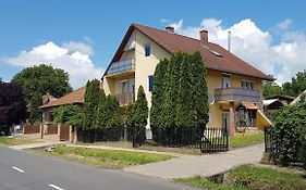 Grosses Ferienhaus Plattensee Balaton - Nyaralo Haz 6 Szobaval, 5 Fuerdoszobaval, 3000 Nm